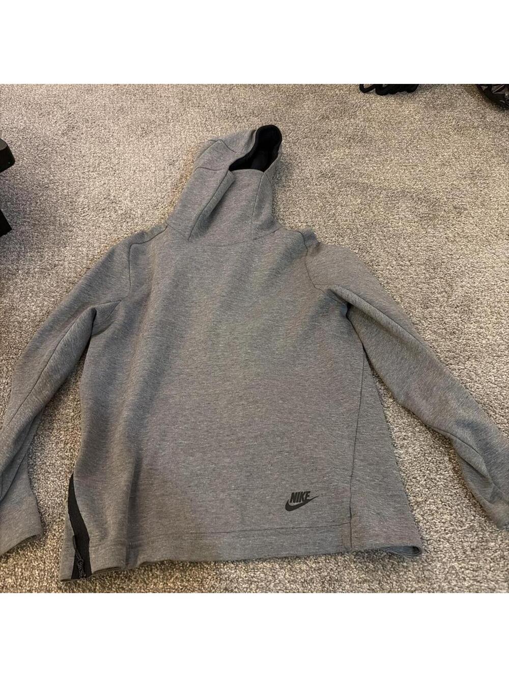 Nike Men's Grey Hoody